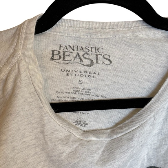 Universal Studios Fantastic Beasts Harry Potter T Shirt Small - Picture 3 of 3